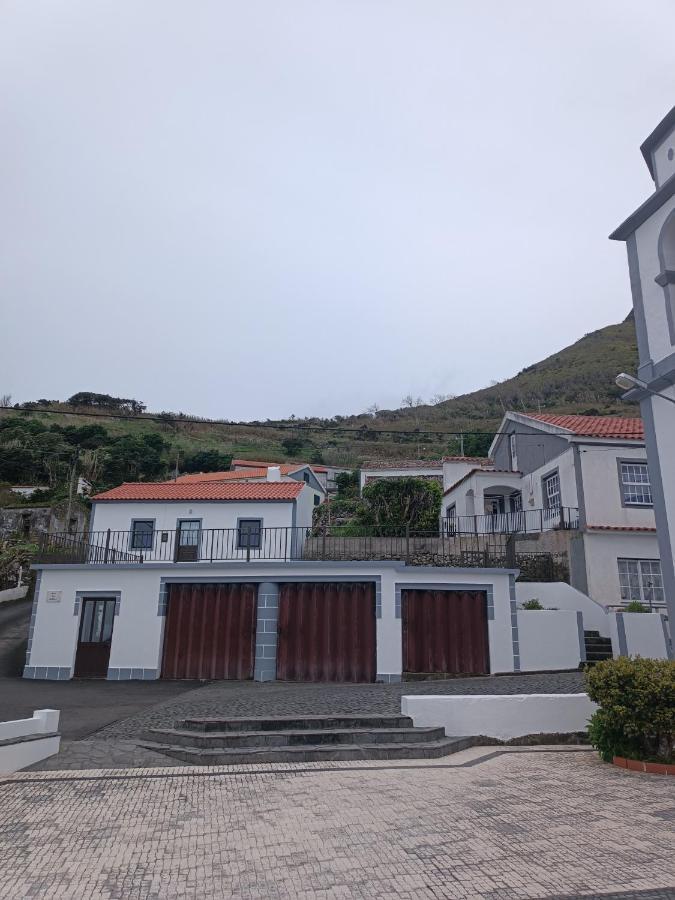 Alojamento Local M&I Lajes das Flores المظهر الخارجي الصورة