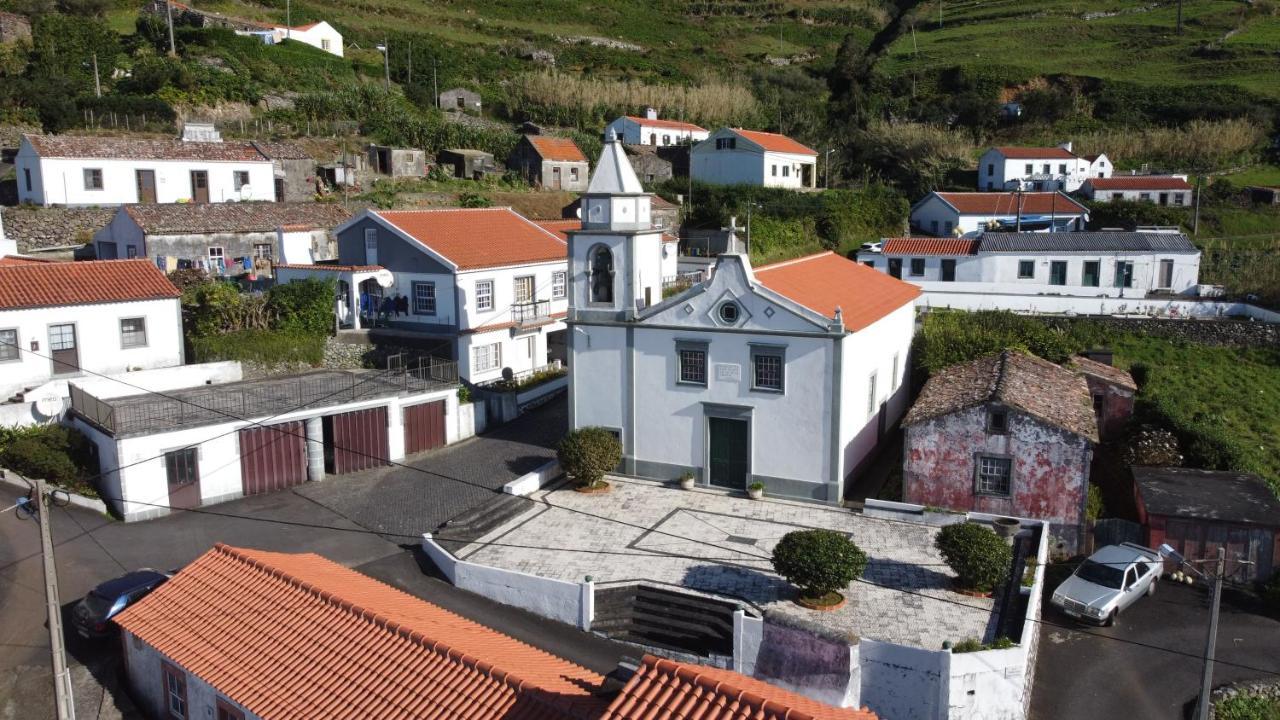 Alojamento Local M&I Lajes das Flores المظهر الخارجي الصورة