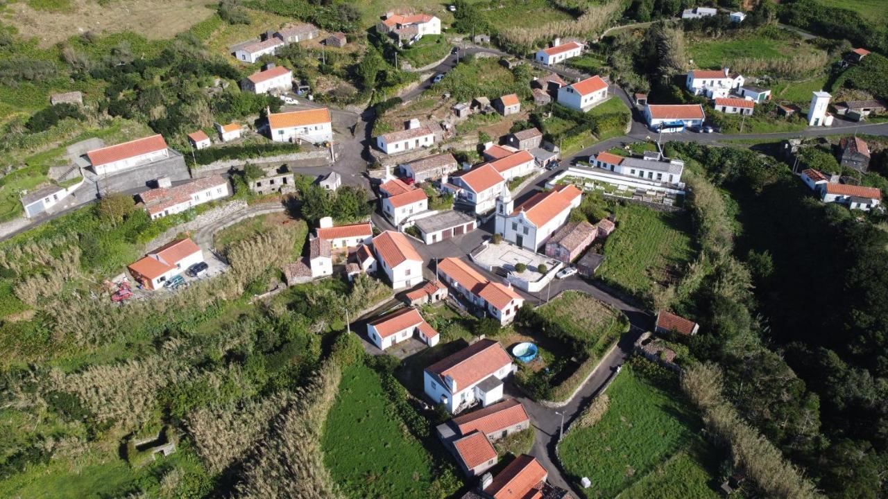 Alojamento Local M&I Lajes das Flores المظهر الخارجي الصورة