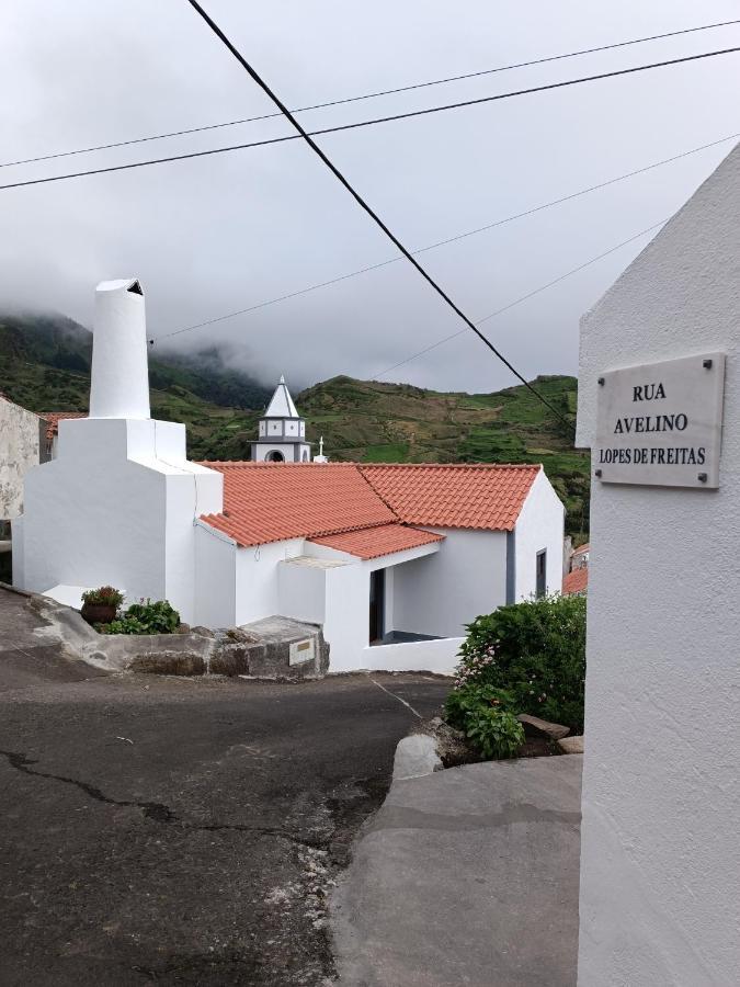 Alojamento Local M&I Lajes das Flores المظهر الخارجي الصورة
